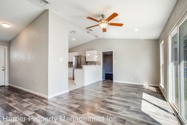 Building Photo - 3 br, 2 bath House - 2610 Lakebriar St