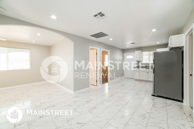 Building Photo - 9235 S Calle Maravilla