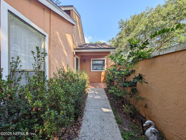 Foto del edificio - 763 Driftwood Cir