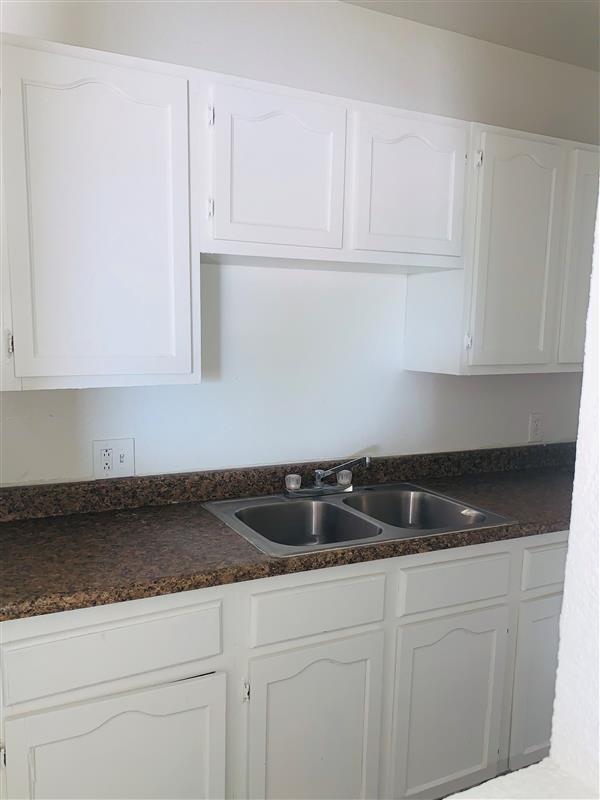 Building Photo - Move In Special $199  (Restrictions Apply)
