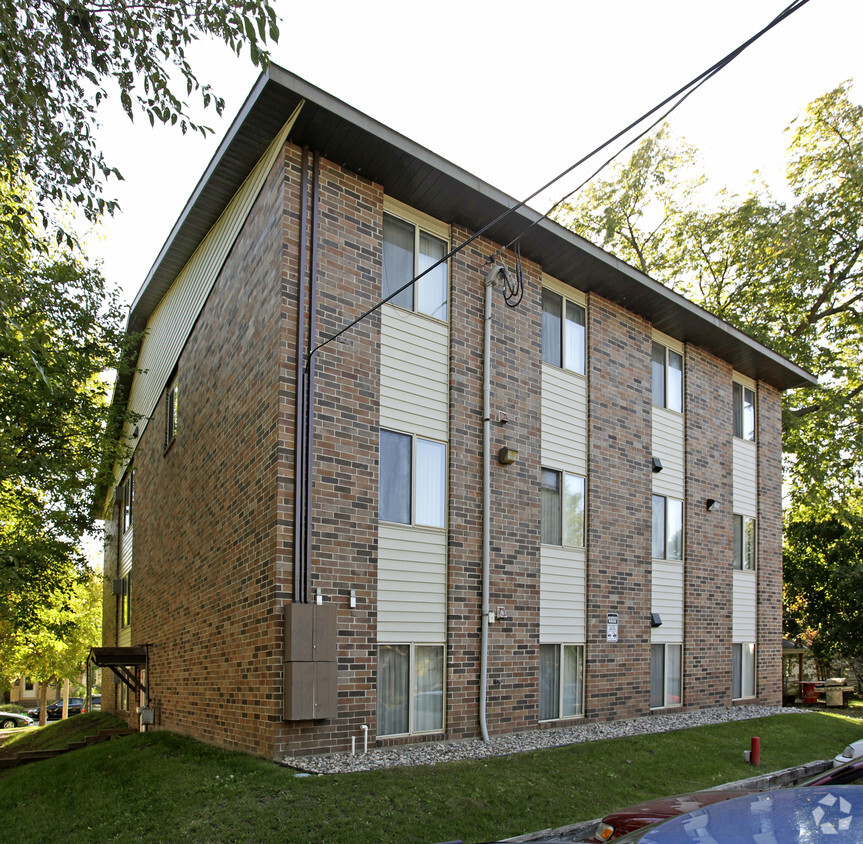 Primary Photo - Campus Plaza Student Apartments