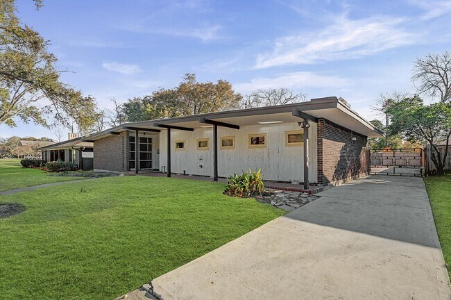 Foto del edificio - 9107 Timberside Dr