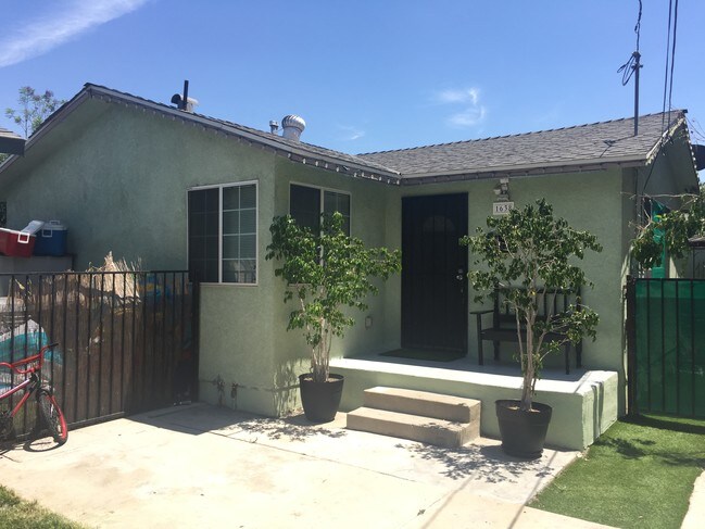Building Photo - 1636 La Paloma Ave