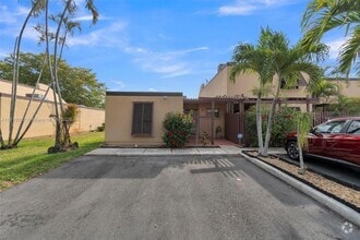 Building Photo - 1341 E Golfview Dr