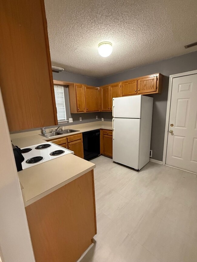 Foto del edificio - Home with 3 Bedrooms, 2 Baths & Single Attached Garage in Catawba NC