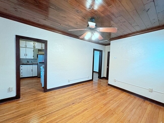 Photo - 878 Kenmore Ave Apartment