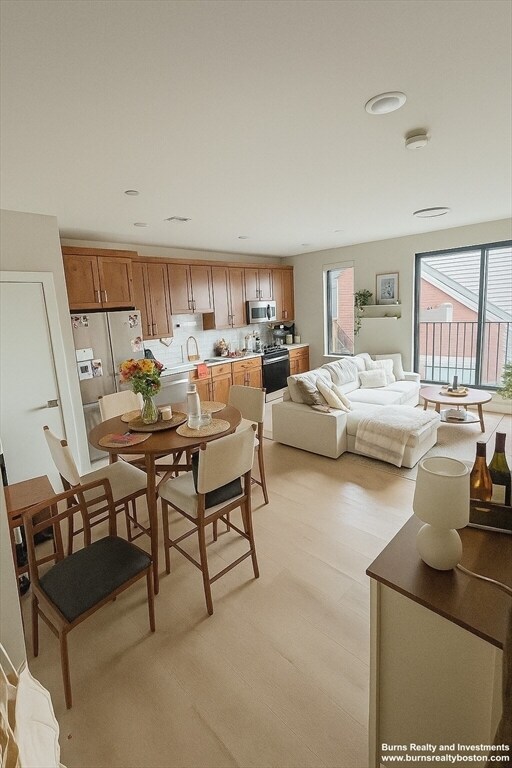 Foto del edificio - 400 W Broadway