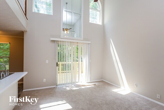 Building Photo - 2970 Old Victorian Dr
