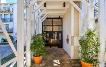 Building Photo - 2333 Bering Dr