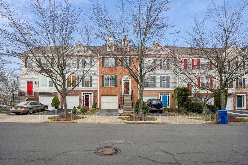 25404 Upper Clubhouse Dr, Chantilly, VA 20152 Townhome Rentals in Chantilly VA