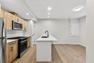 Building Photo - 10335-10135 135 St NW