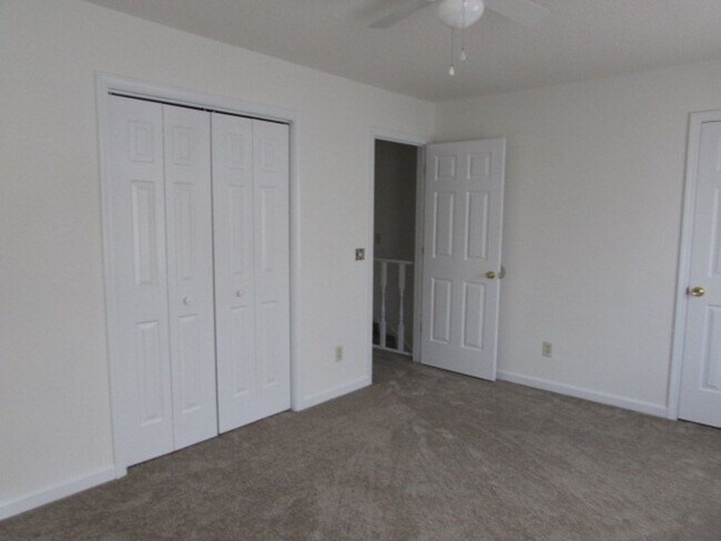 Foto del edificio - Updated Townhouse