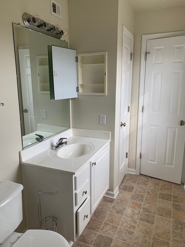 11230 Torrie Way Unit I, Bealeton, VA 22712 Apartments in Bealeton