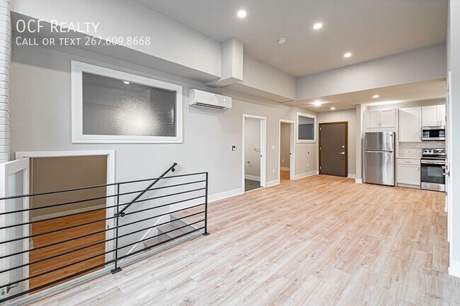 Building Photo - 1300 S 19th St