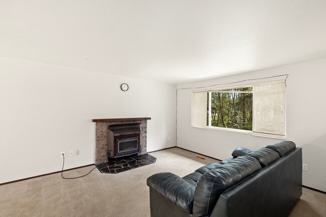 Foto del edificio - 5302 Bridget Ave SE