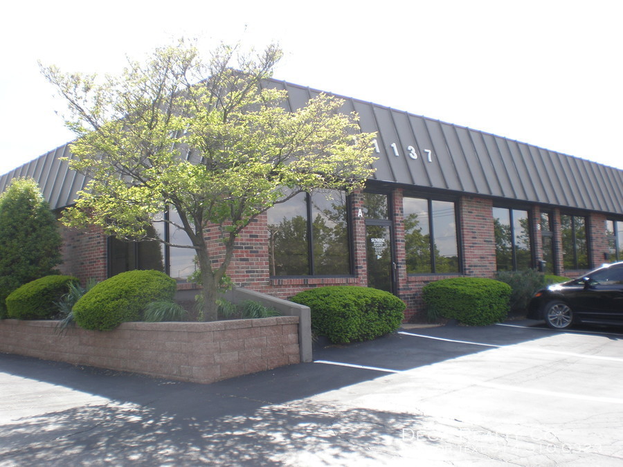 Primary Photo - Large Commerical Space near I-55 & Lindbergh