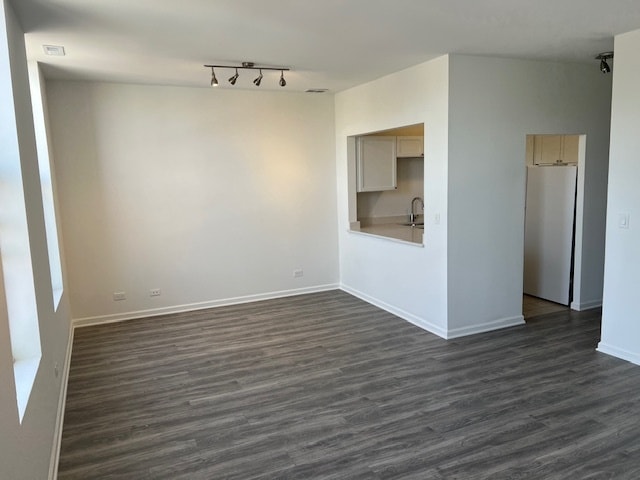 Building Photo - 1461 W Fullerton Ave