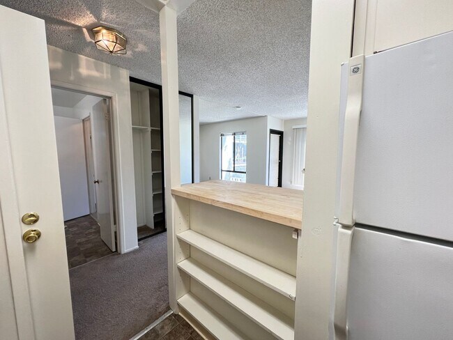 Building Photo - Studio Condo Available Now