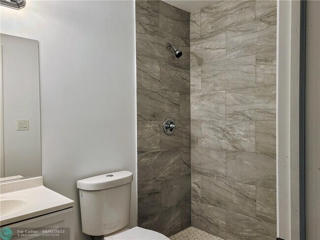 Foto del edificio - 2324 Johnson St