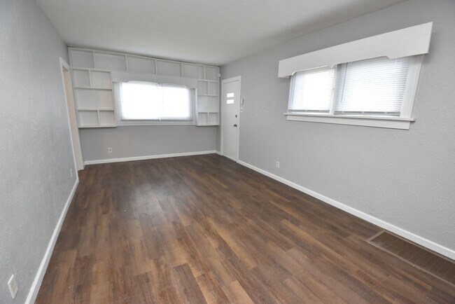 Building Photo - 3 bedroom 1 bath Mishawaka IN home for rent