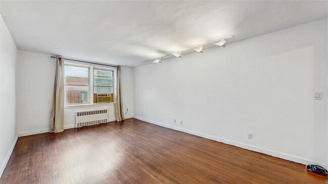 Building Photo - 10255 67th Dr