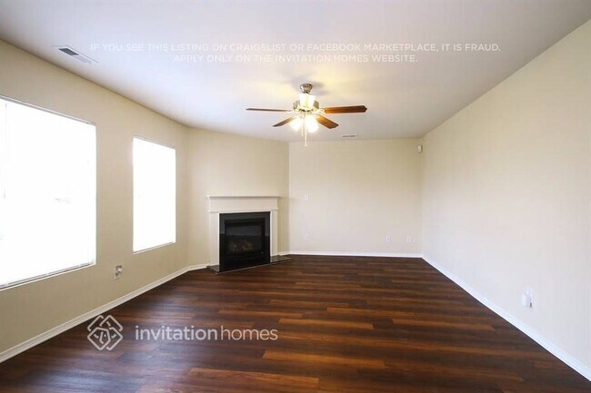 Foto del edificio - 8825 Chalkstone Rd