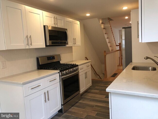 Building Photo - 806 N Judson St