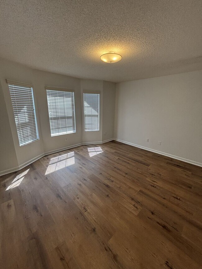 Foto del edificio - 2 Bed 2 Bath Pelham Available for immediat...