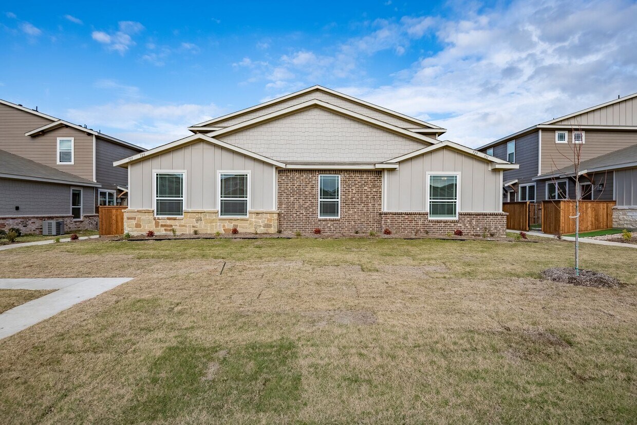 609 Wheatfield Dr, Venus, TX 76084 Condo for Rent in Venus, TX