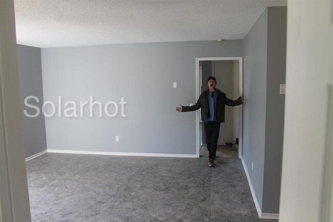 Building Photo - 1317 Armstrong Cir