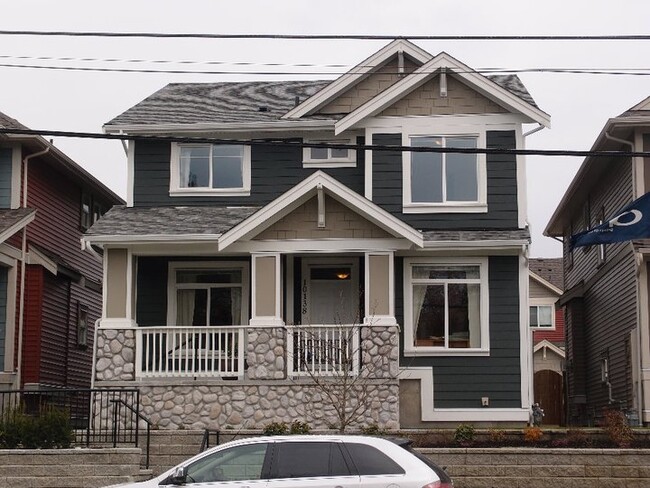 Building Photo - 10138 240 St