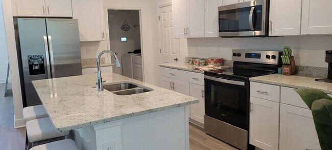 Foto del edificio - 284 Links Ter Blvd