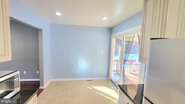 Building Photo - 14707 Brook Dr