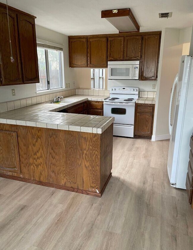 Foto del edificio - 4264 Chinquapin Way