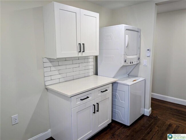 Building Photo - 1111 Catasauqua Rd