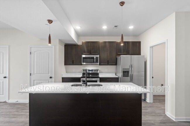 Foto del edificio - 229 C-203 E. Johnson Circle