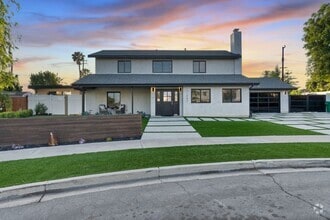 Building Photo - 11951 Gladstone Dr