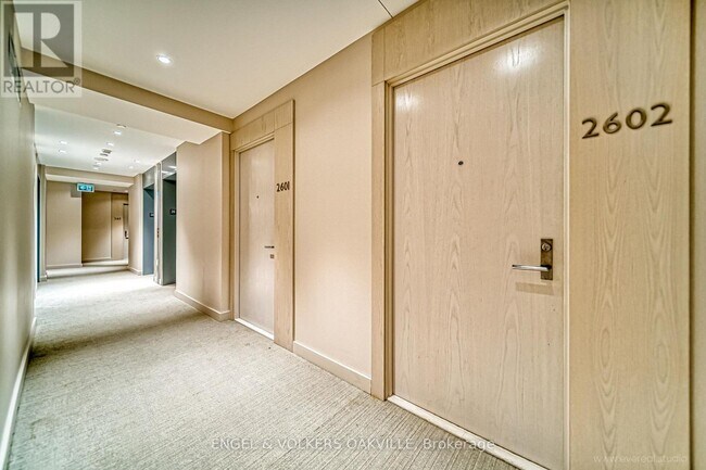 Building Photo - 115 Blue Jays Way