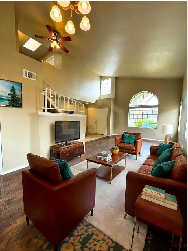 Building Photo - 1345 Marigold Way