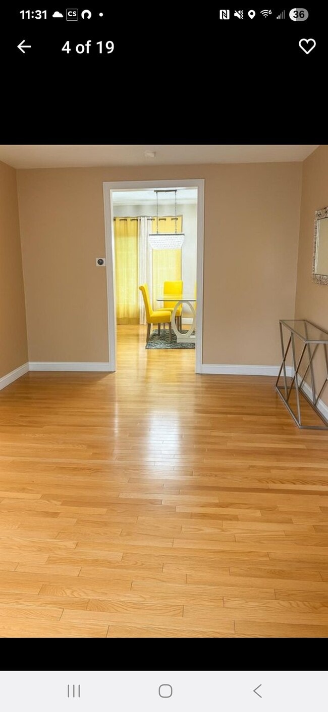 Building Photo - 10 Brookside Ln