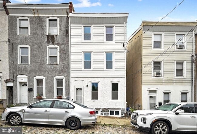Building Photo - 153 Hermitage St