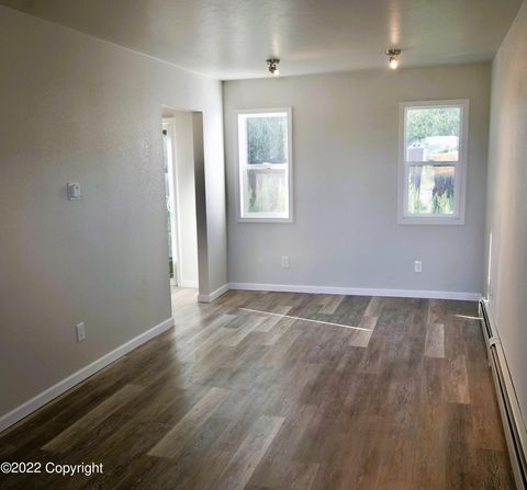 Building Photo - 925 Mountain View Dr