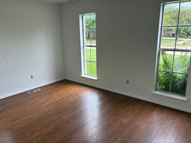 Foto del edificio - Spacious 4 Bed / 2 Bath Home for Rent in Norman