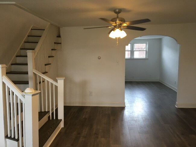 Foto del edificio - 6204 Homer St