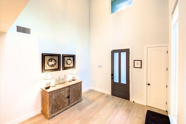 Foto del edificio - 916 E 50th St