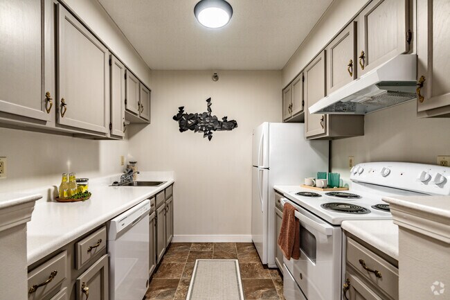 1 habitación, 1 baño, 600 pies cuadrados, cocina - 200 Webster