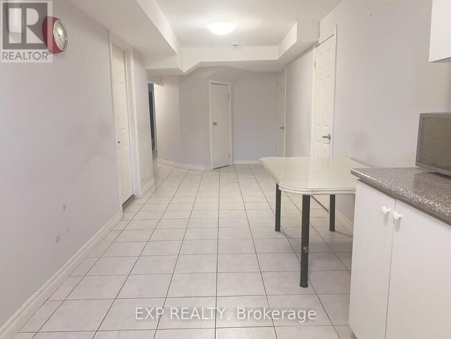 Building Photo - 179 Elson St