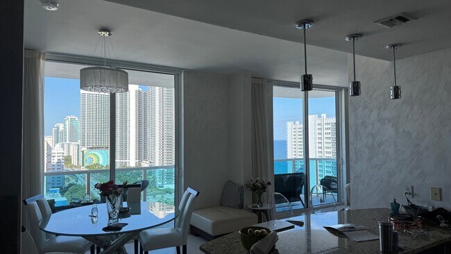 Foto del edificio - 1945 S Ocean Dr