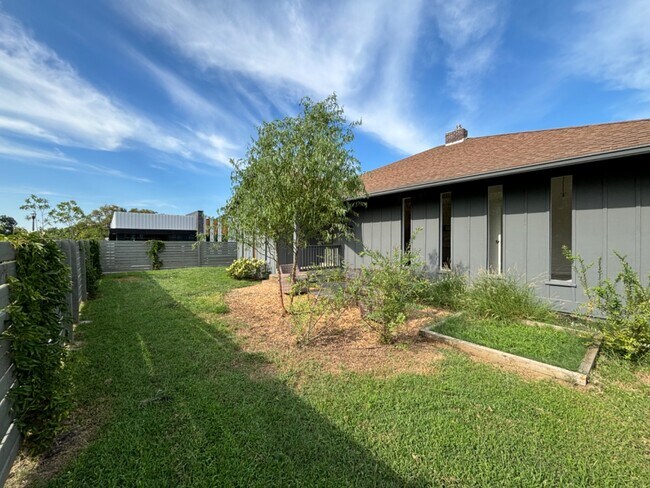 Foto del edificio - 2204 8th Ave S