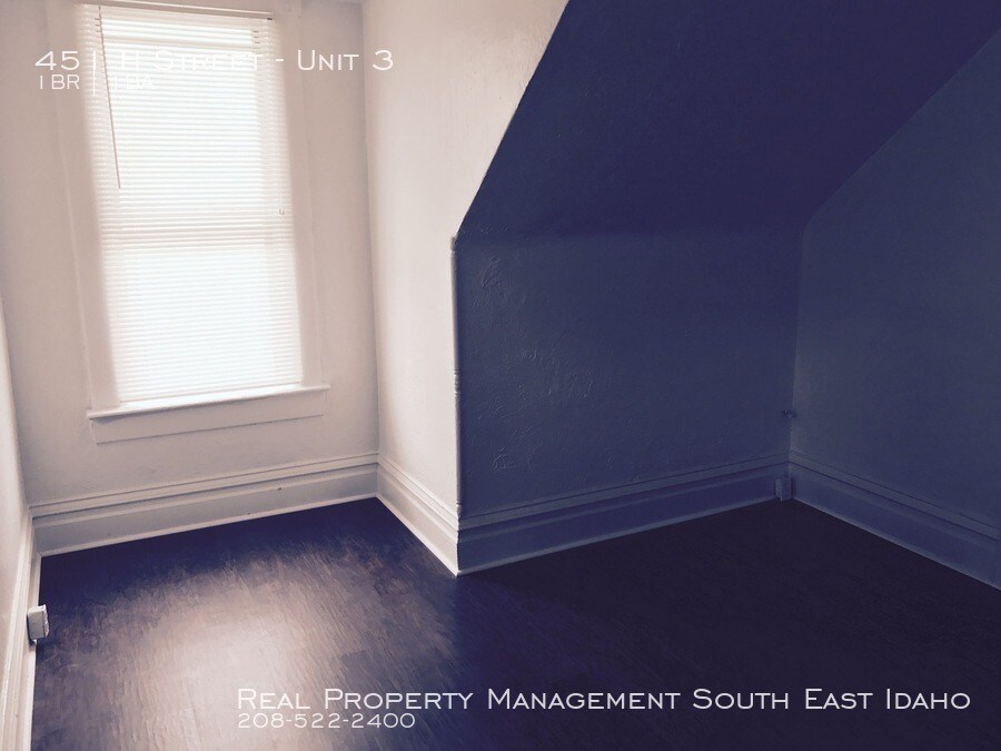 Primary Photo - 1 bedroom / 1 bath apartment available